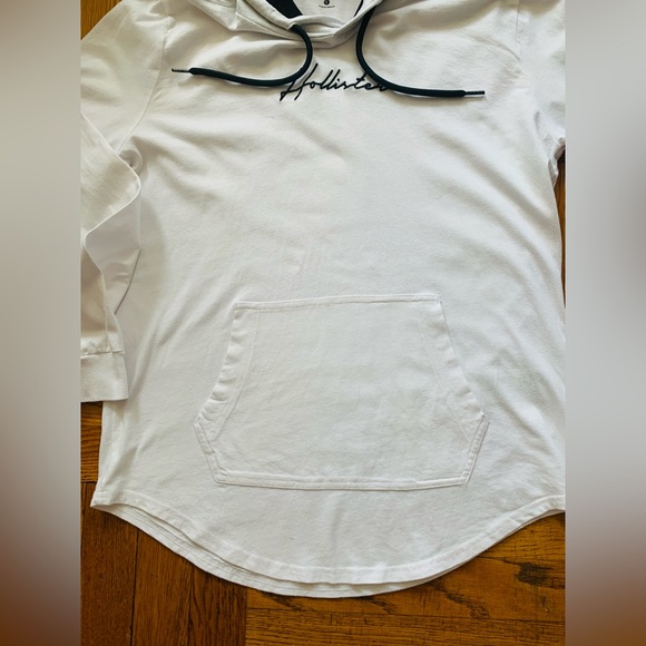 Hollister Hooded Long Sleeve Logo T-shirt - Picture 5 of 9